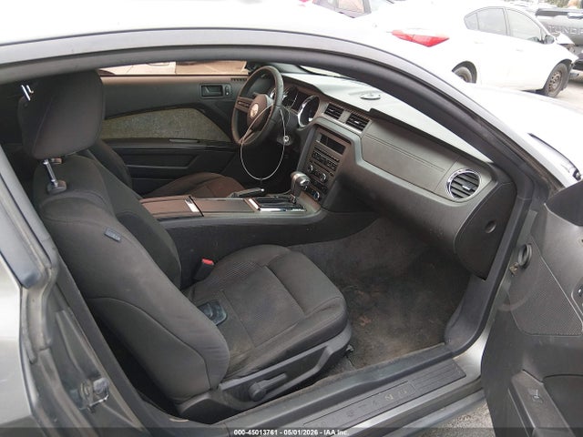 FORD MUSTANG V6 - 5