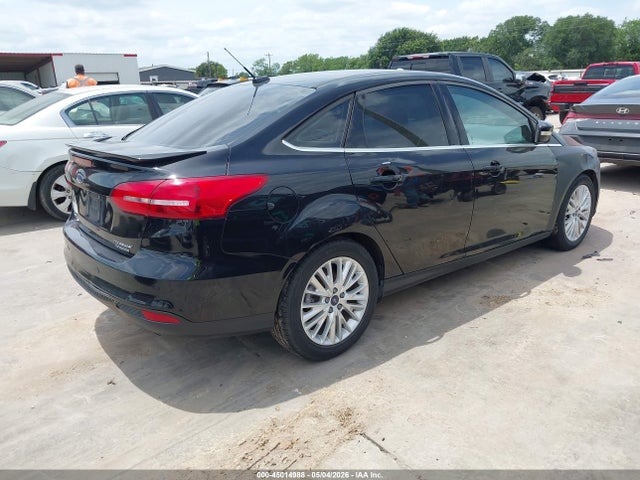 FORD FOCUS TITANIUM - 4
