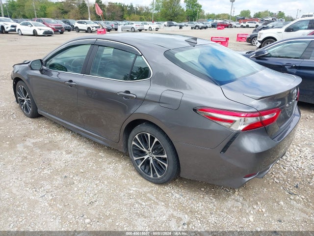 2019 Toyota CAMRY SE photo 3