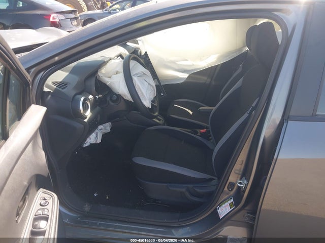 2025 Nissan VERSA 1.6 S 照片 5