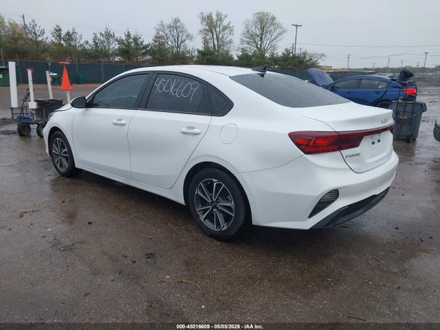 2022 KIA FORTE LXS photo 3