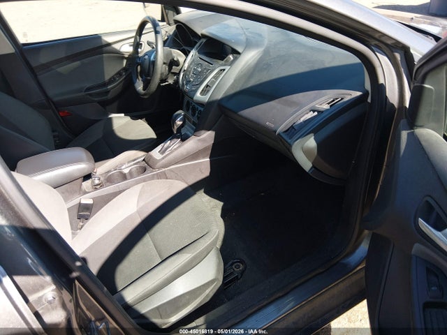 FORD FOCUS SE - 5