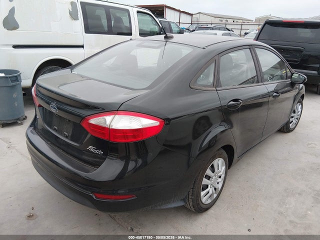 FORD FIESTA SE - 4