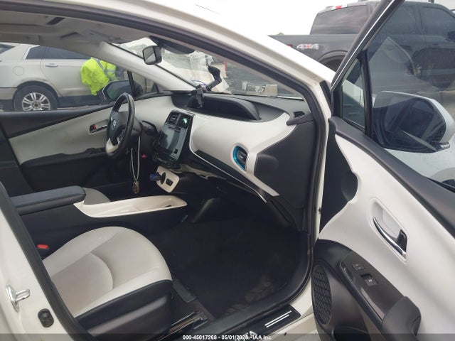 2016 Toyota PRIUS FOUR 照片 5
