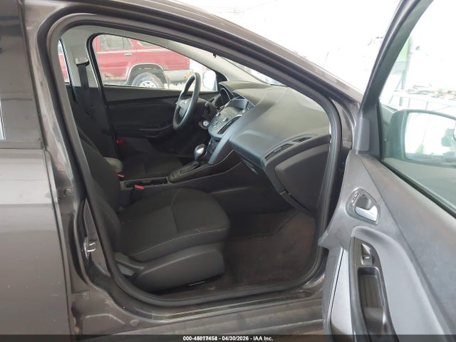 FORD FOCUS SE - 5