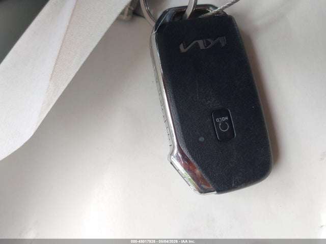 2022 KIA K5 LXS — миниатюра 11