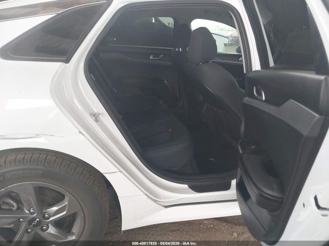 2022 KIA K5 LXS — миниатюра 8
