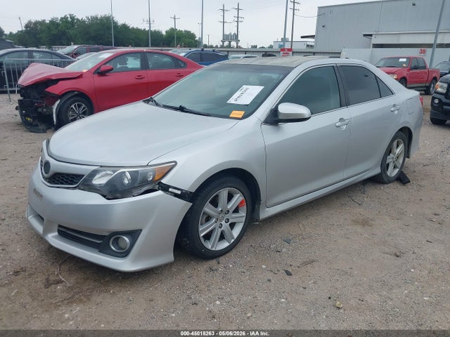 2013 Toyota CAMRY SE 照片 2