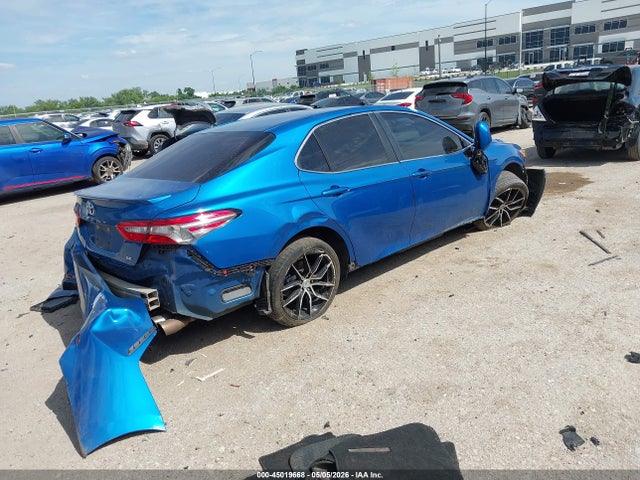2018 Toyota CAMRY SE thumbnail 4