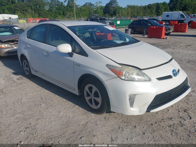 2014 Toyota PRIUS THREE photo 1
