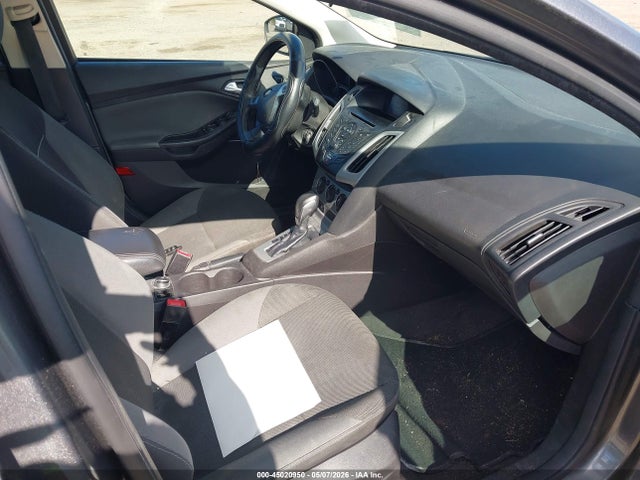 FORD FOCUS SE - 5