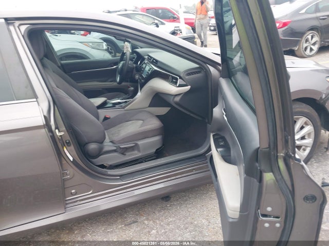 2019 TOYOTA CAMRY LE 5