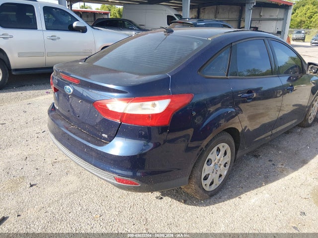 FORD FOCUS SE - 4