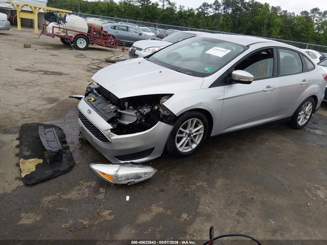 FORD FOCUS SE - 2