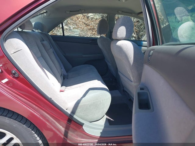 2002 Toyota CAMRY LE V6 photo 8