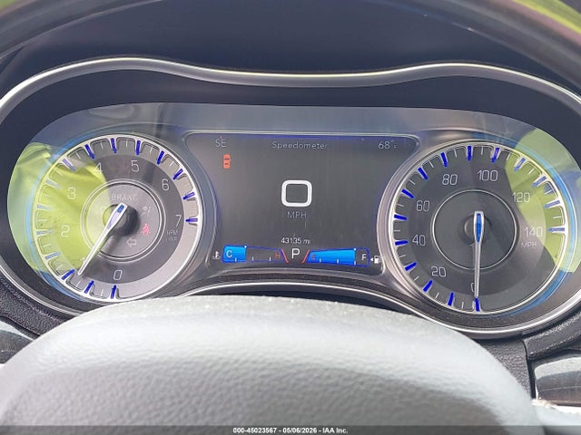 صورة 7 لـ 2016 Chrysler 300C AWD
