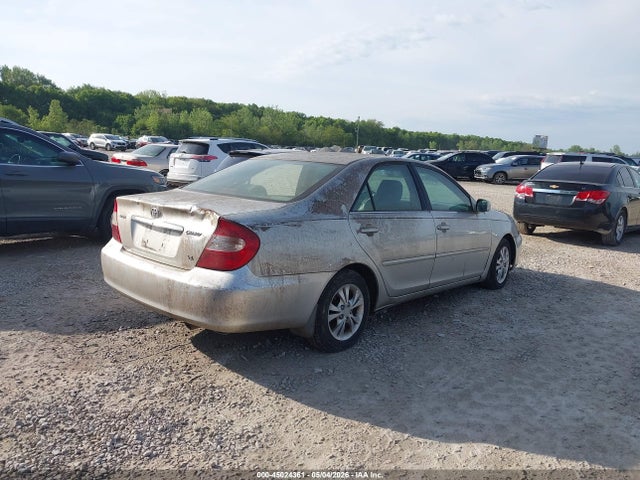 2004 Toyota CAMRY LE V6 photo 4