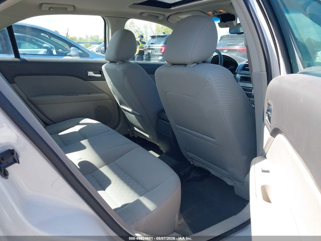 FORD FUSION SE - 8
