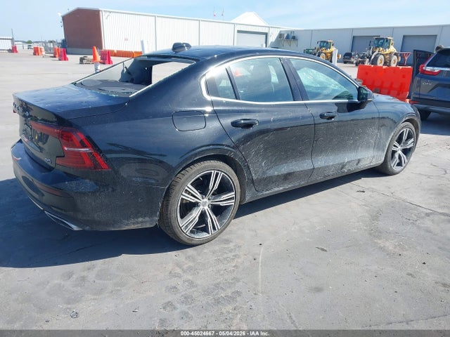 صورة 4 لـ 2022 Volvo S60 B5 INSCRIPTION