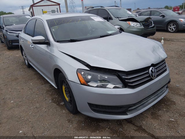 2015 VOLKSWAGEN PASSAT 2.0L TDI SE