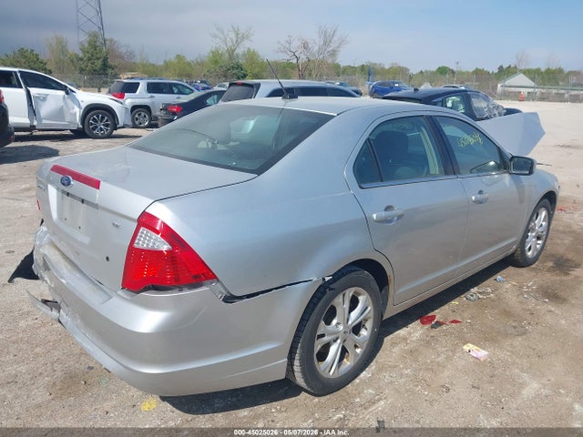 FORD FUSION SE - 4