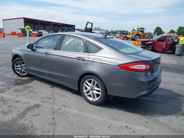 FORD FUSION SE - 3