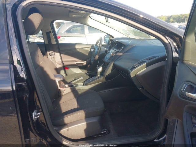 2017 FORD FOCUS SE 5