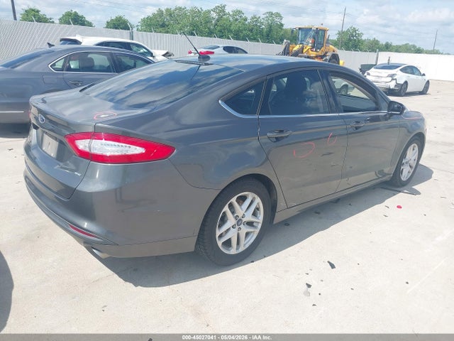 FORD FUSION SE - 4