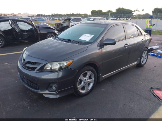 2013 Toyota COROLLA S 照片 2