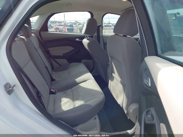 FORD FOCUS SE - 8
