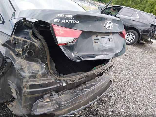 صورة 6 لـ 2016 Hyundai ELANTRA SE