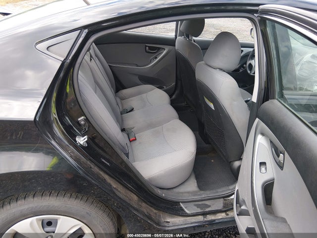 صورة 8 لـ 2016 Hyundai ELANTRA SE