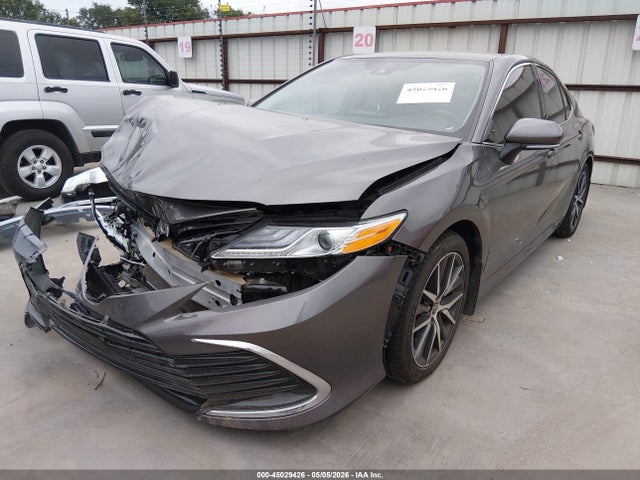2024 Toyota CAMRY XLE photo 2