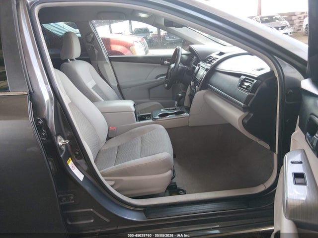 صورة 5 لـ 2014 Toyota CAMRY HYBRID XLE
