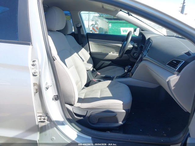 2017 Hyundai ELANTRA SE photo 5