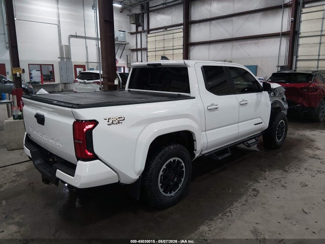 صورة 4 لـ 2024 Toyota TACOMA TRD SPORT