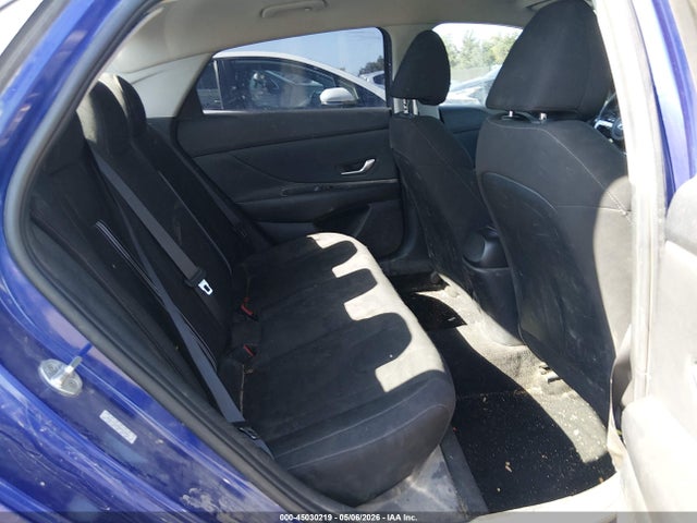 صورة 8 لـ 2023 Hyundai ELANTRA SEL