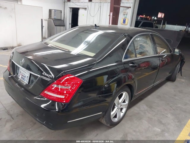 MERCEDES-BENZ S 550 4MATIC - 4