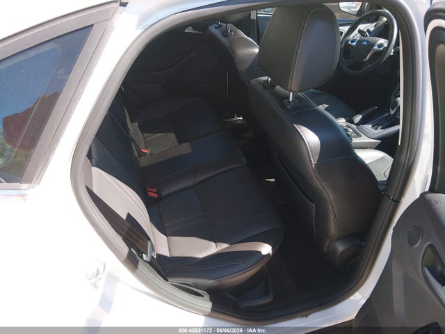 FORD FOCUS TITANIUM - 8