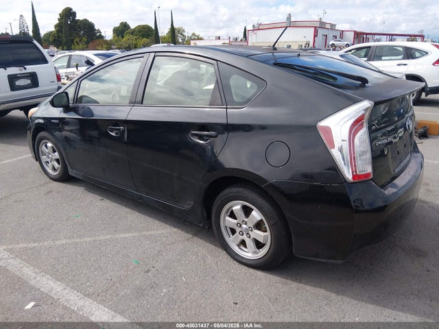 صورة 3 لـ 2014 Toyota PRIUS THREE
