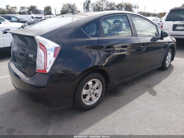صورة 4 لـ 2014 Toyota PRIUS THREE