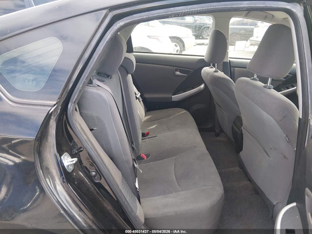 صورة 8 لـ 2014 Toyota PRIUS THREE