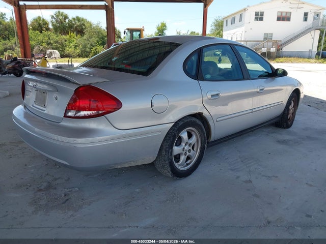 FORD TAURUS SE - 4
