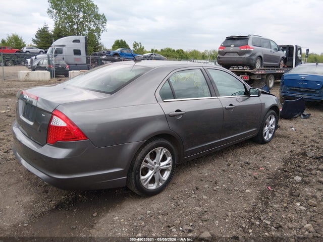 FORD FUSION SE - 4