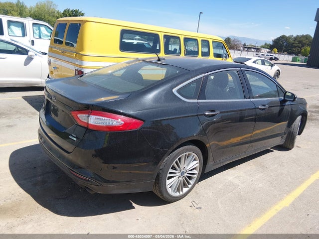 FORD FUSION SE - 4