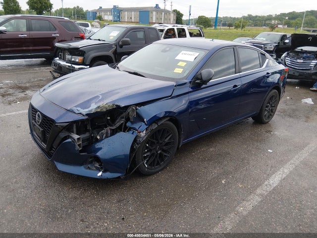2020 Nissan ALTIMA SR INTELLIGENT AWD photo 2