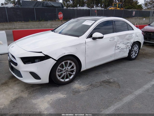2021 Mercedes-BENZ A 220 photo 2