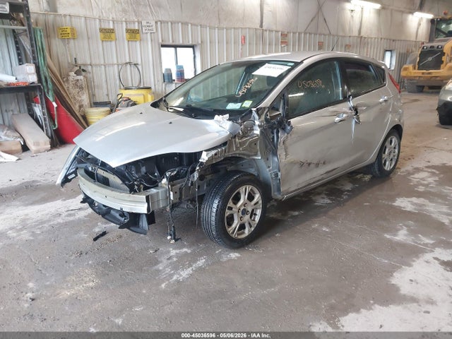 2016 FORD FIESTA SE photo 2