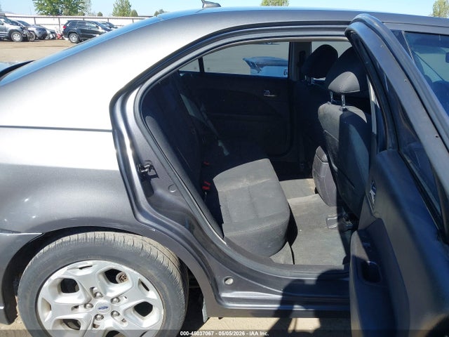 FORD FUSION SE - 8