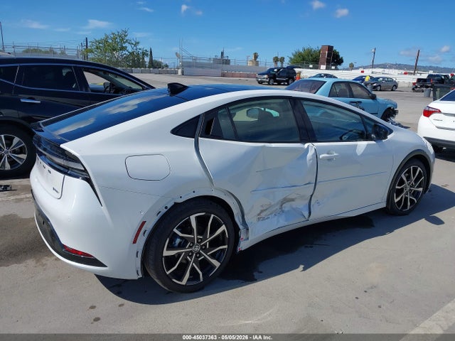 2026 Toyota PRIUS PLUG-IN HYBRID XSE PREMIUM photo 6